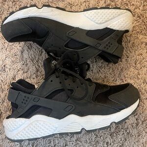 Nike Air Huarache Run Shoes
